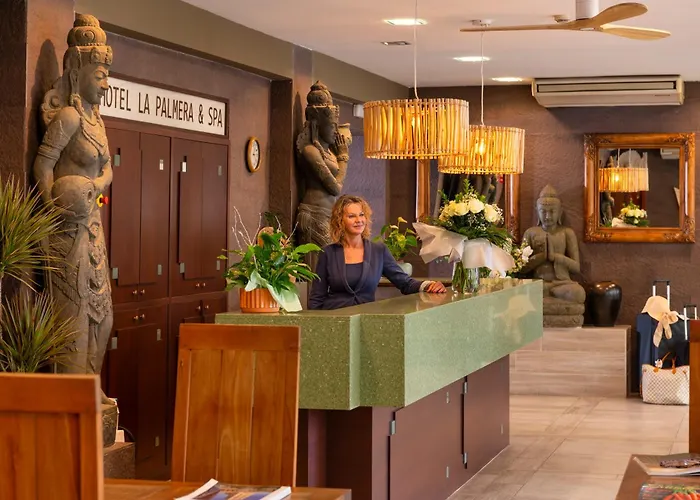 Hotel La Palmera & 4*