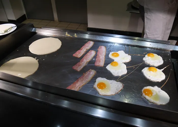 Hotell La Palmera & 4*