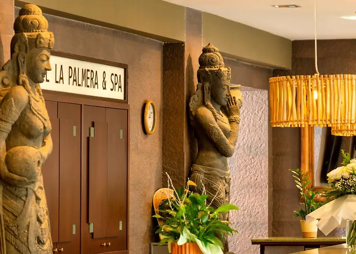 Hotell La Palmera & 4*