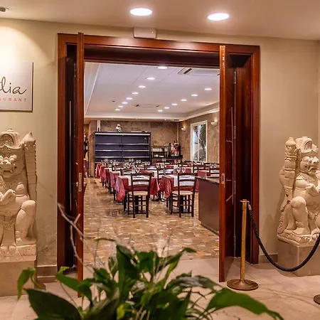 La Palmera & Hotel 4*