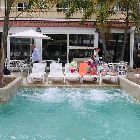 Hotel La Palmera &