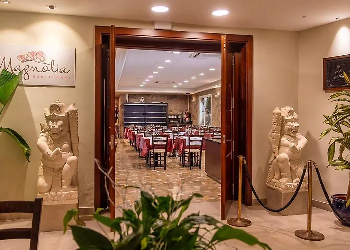 La Palmera & Hotel 4*