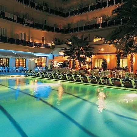 La Palmera & מלון 4*