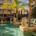 Hotel La Palmera & 4*